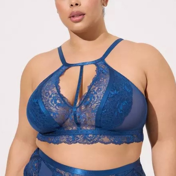 NWT Torrid Strappy Studded Lace Wire-Free Bralette - Picture 1 of 7